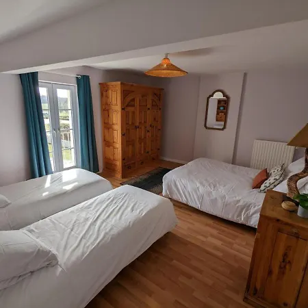 Familial En Pleine Nature Avec Piscine Chauffee Et Equipements Bebe - Fr-1-653-129 Holiday home *