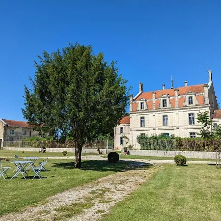 Familial En Pleine Nature Avec Piscine Chauffee Et Equipements Bebe - Fr-1-653-129 בית נופש