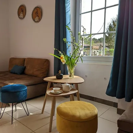 Familial En Pleine Nature Avec Piscine Chauffee Et Equipements Bebe - Fr-1-653-129 Holiday home *