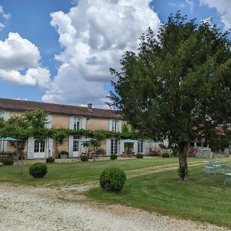 Holiday home Familial En Pleine Nature Avec Piscine Chauffee Et Equipements Bebe - Fr-1-653-129