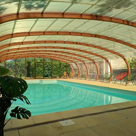 Familial En Pleine Nature Avec Piscine Chauffee Et Equipements Bebe - Fr-1-653-129 *